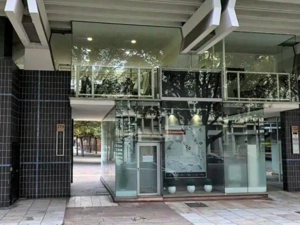 Bureaux à vendre à Lille centre - 110 m² avec vitrine et fort effet d'enseigne 