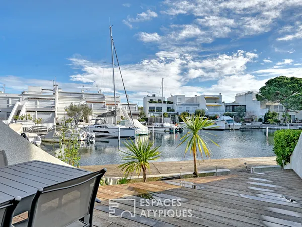 Marina contemporaine avec appontement 3x10m 