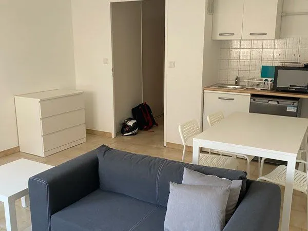 À louer T1 meublé excellent état 