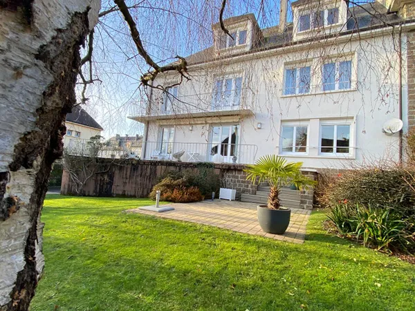 Maison 8 pièces 239 m² 