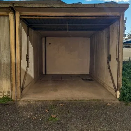 Garage 13m2 Albertville centre 