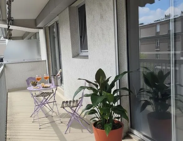 Agréable T2 à CLICHY (92) - LIMITE PARIS 17E - PORTE DE CLICHY - 49m² avec balcon de 11m², box 