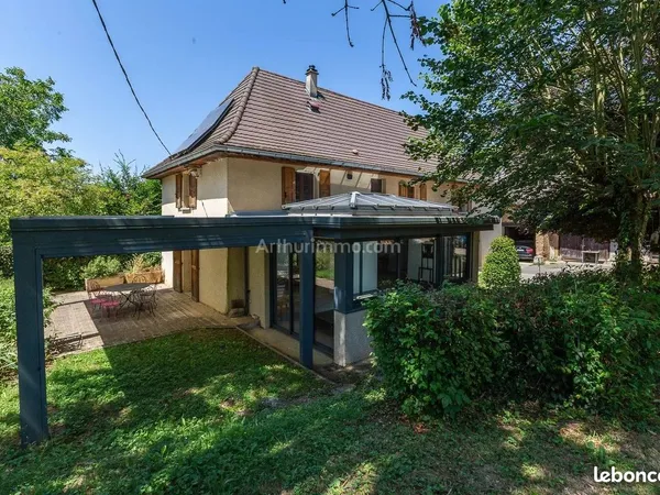 Maison 12 pièces 164 m² 
