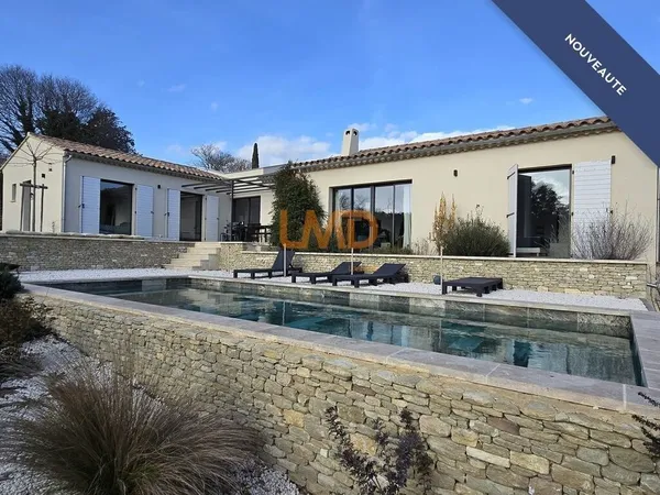 Villa contemporaine avec piscine et vue Luberon 