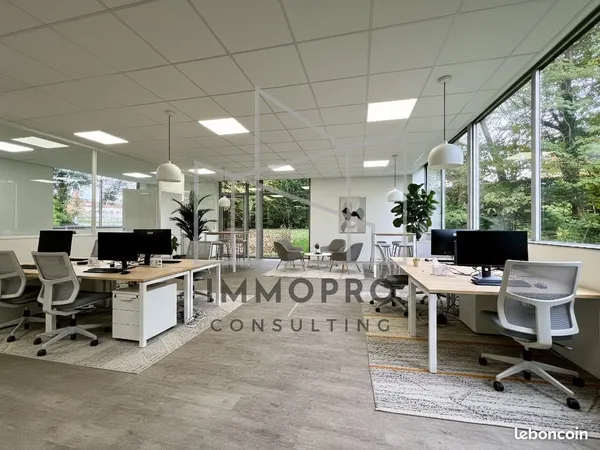 Bureaux 192 m² Saint-Martin-du-Vivier 