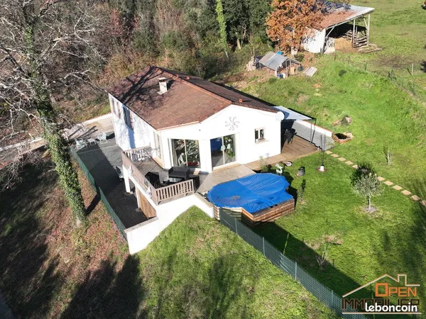 Pavillon 8 pièces 157 m² 