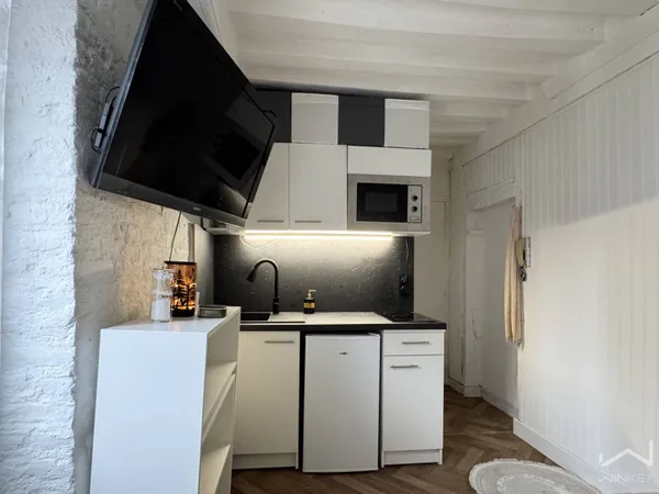 Studio 1 pièce 11 m² 