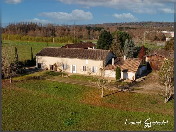 Ancien corps de ferme sur 6 hectares - Idéal pour projet équestre ou élevage canin 4 chambres 