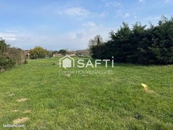 Terrain 916 m² 