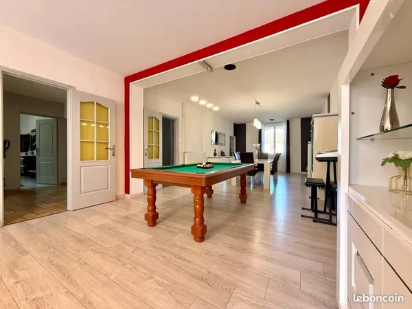 Villa 9 pièces 287 m² 