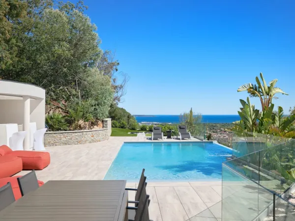 Villa de 300m2 vue mer sur les iles 