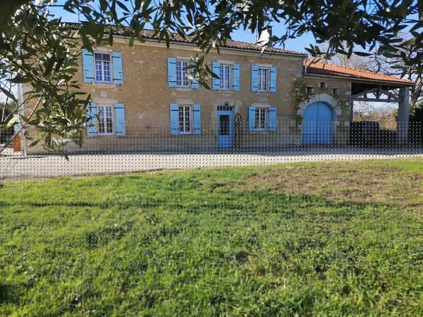 Maison a vendre en exlusivité ! Propriété de 5 chambres avec dépendances, piscine chauffée et 