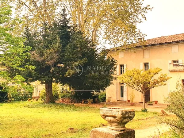 Maison 5 pièces 242 m² 