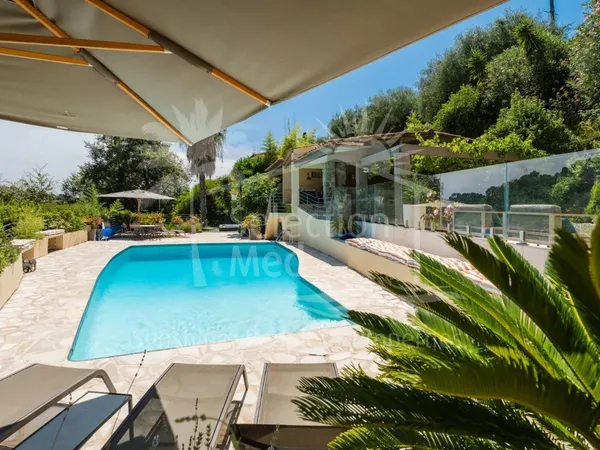 Villa provençale avec piscine et vue - à pied de Saint-Paul-de-Vence (Prix actuel : 1 695 000 €) 
