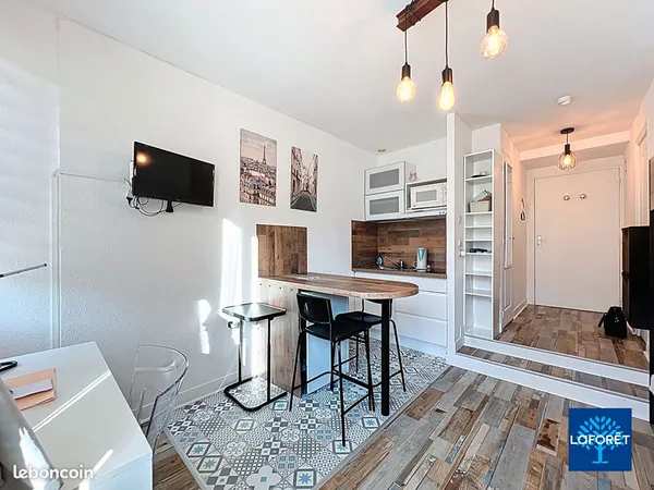 Studio 1 pièce 20 m² 