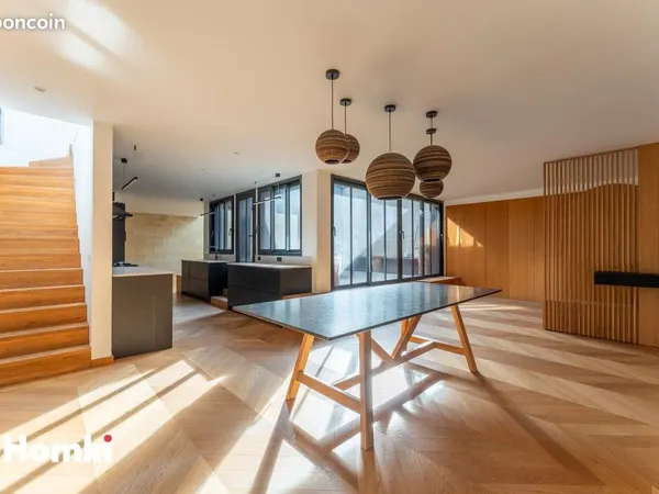 Loft 5 pièces 194 m² 