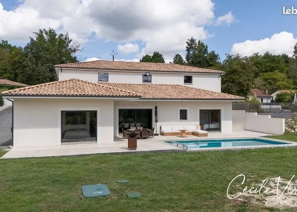 Maison 10 pièces 300 m² 
