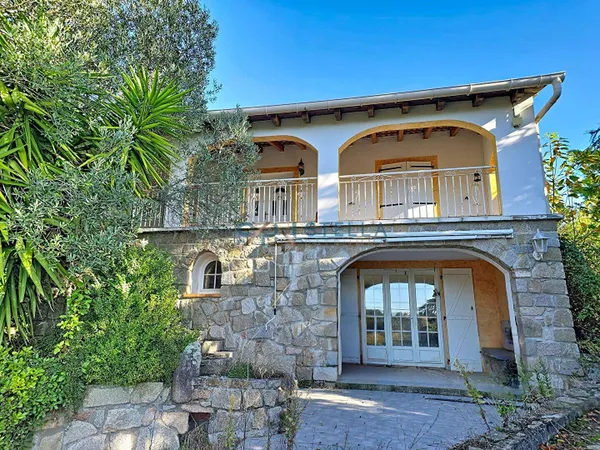 Maison 7 pièces 275 m² 