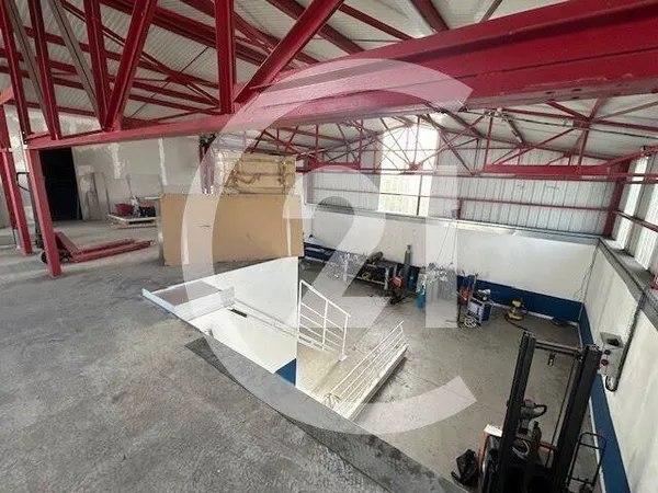 Boutique 250 m² 