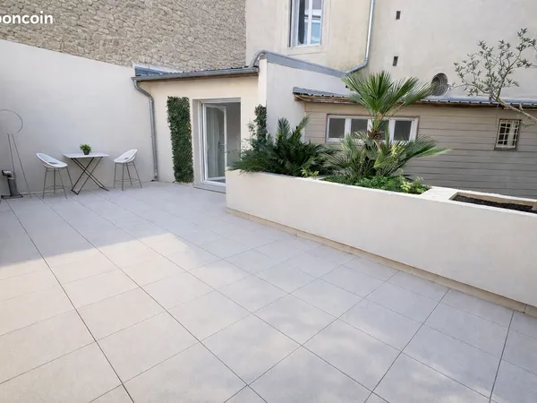 T3/4, 115 m2 au sol, Gare St Roch, terrasse, cours, atelier, parking 
