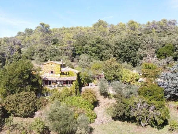 Maison 6 pièces 196 m² 