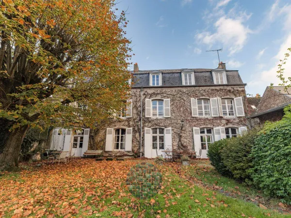 Maison 15 pièces 340 m² 