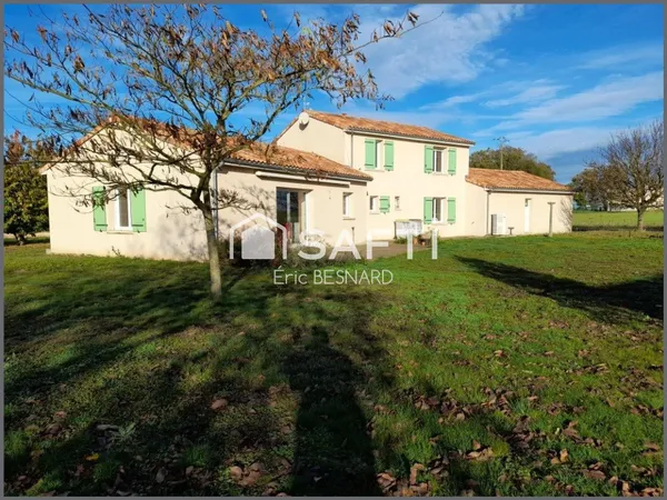 Maison de village 7 pièces 180m2 environ 86200 Pouant 