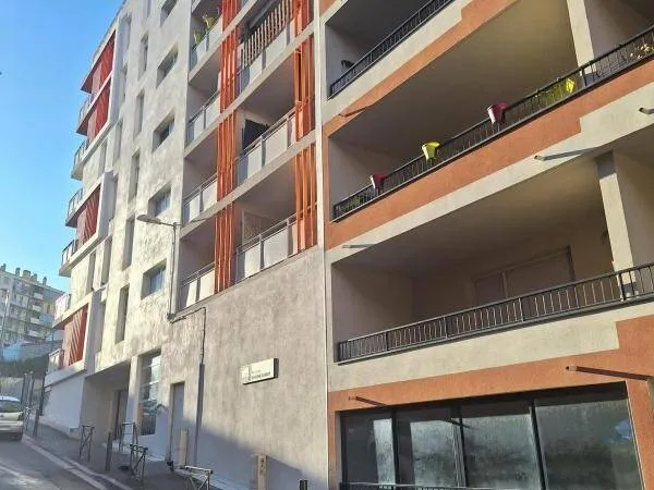 Appartement 2 pièces 74 m² 