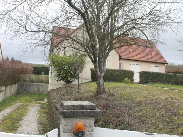 Pavillon 90 M², 3 chambres sur sous/sol total 