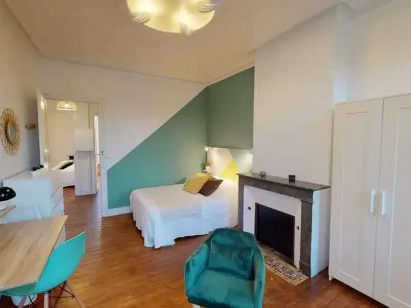 Loue chambre en colocation meublée 