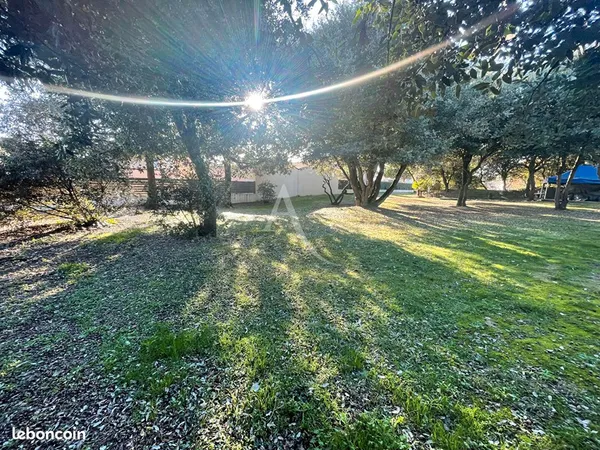 Terrain 671 m² JARD SUR MER 