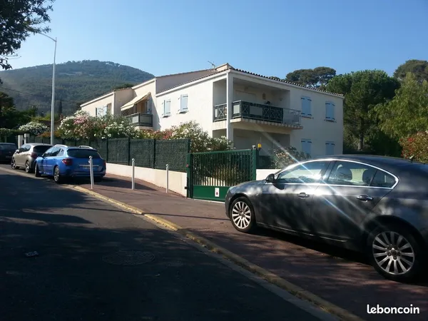 Toulon quartier La Pivotte T2 47 m2 avec garage 