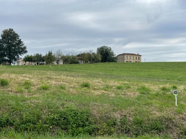 Terrain 800 m² 