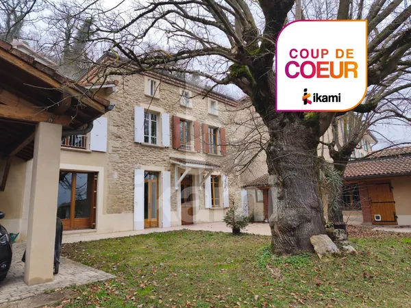 Maison de caractère avec charme et beaux volumes 