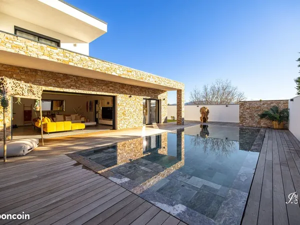 Villa 5 pièces 158 m² 