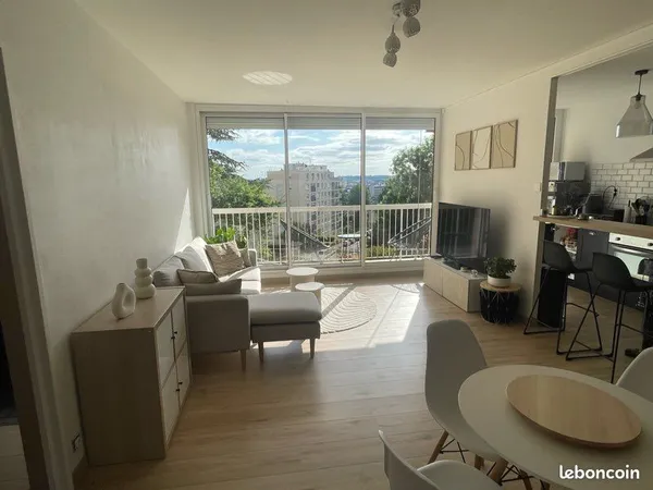 À louer - Appartement meublé avenue bollée (53 m2 + balcon + parking) 