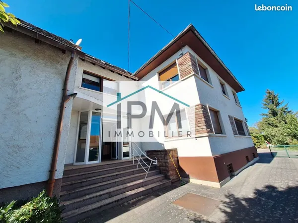 Local 113 m² FEGERSHEIM 