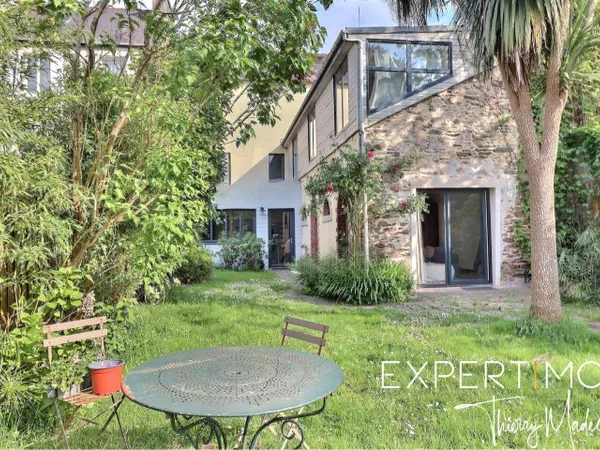 Maison 8 pièces 289 m² 