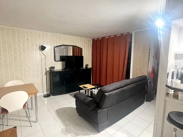Studio 1 pièce 32 m² 