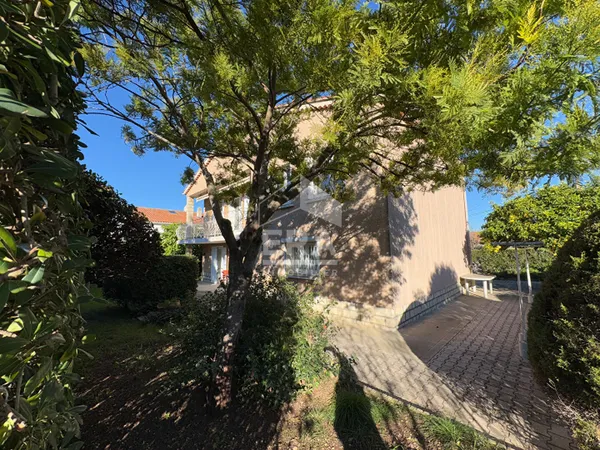 Maison Six Fours Les Plages 5 pièce(s) 136 m2 