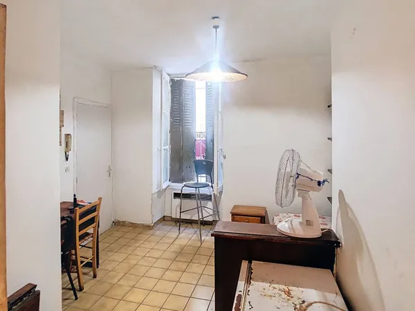 Studio 1 pièce 17 m² 