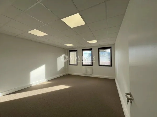 Bureaux 137 m² 