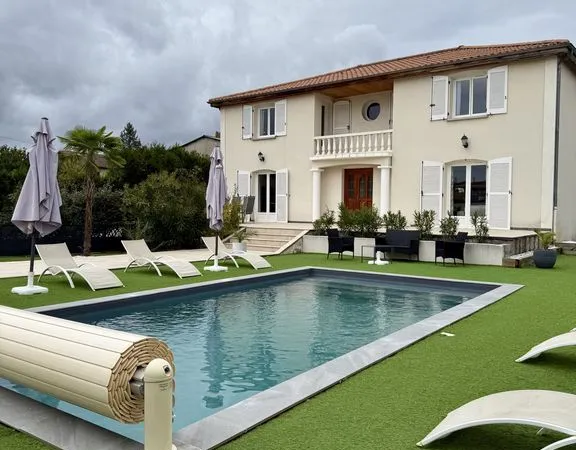 Maison de luxe 8 pièces 277 m² 