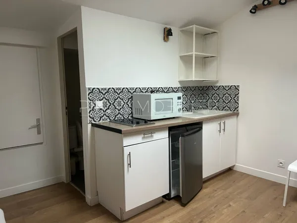 Studio 1 pièce 16 m² 