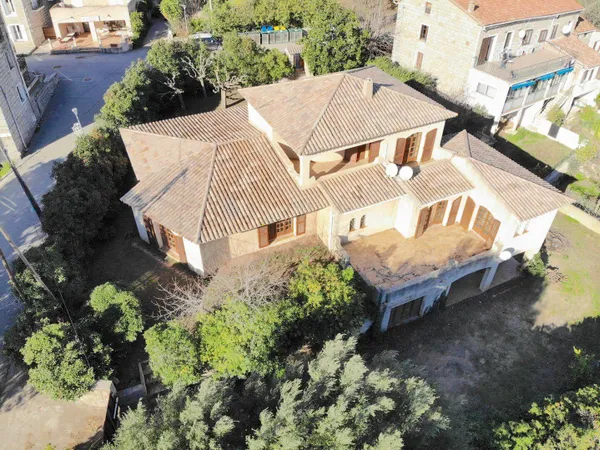 Maison 1 pièce 227 m² 