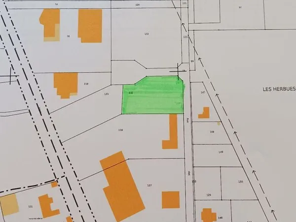 Terrain 3000 m² Polisot 