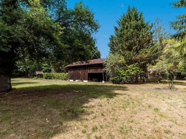 Propriété au coeur des landes - 20HA - Piscine - Etang 
