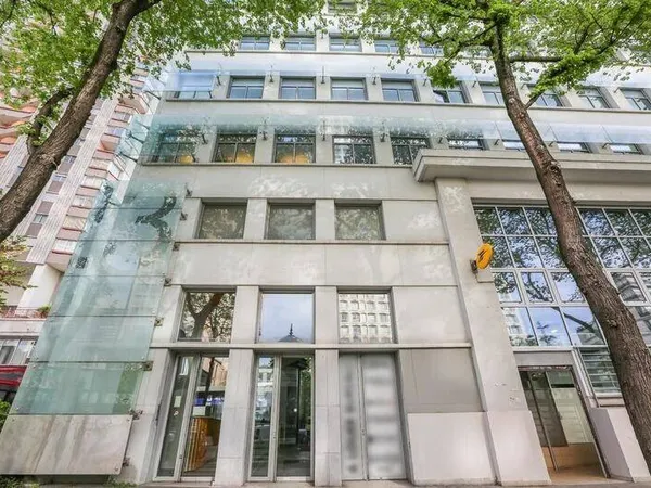 Bureaux 2374 m² 