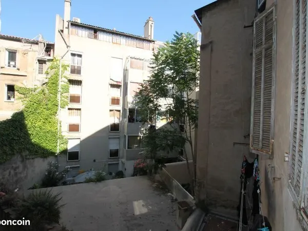 Studio 1 pièce 21 m² 