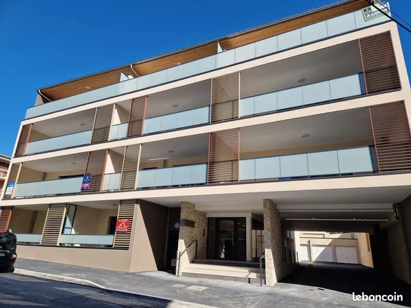 Studio 1 pièce 30 m² 